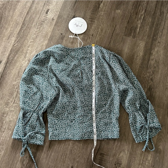 NWT Women’s Princess Polly Floral Crop Top (size 2) - Picture 2 of 3